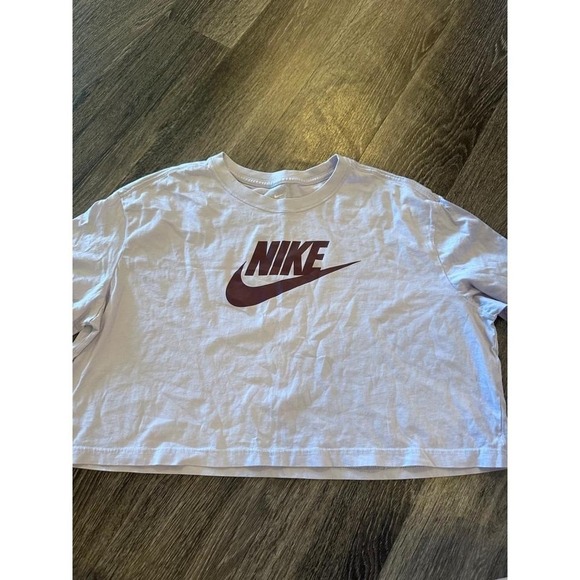 Nike Womens Crop Top T-Shirt Burgundy Logo Short Sleeve Casual Athletic Tee - Picture 1 of 4